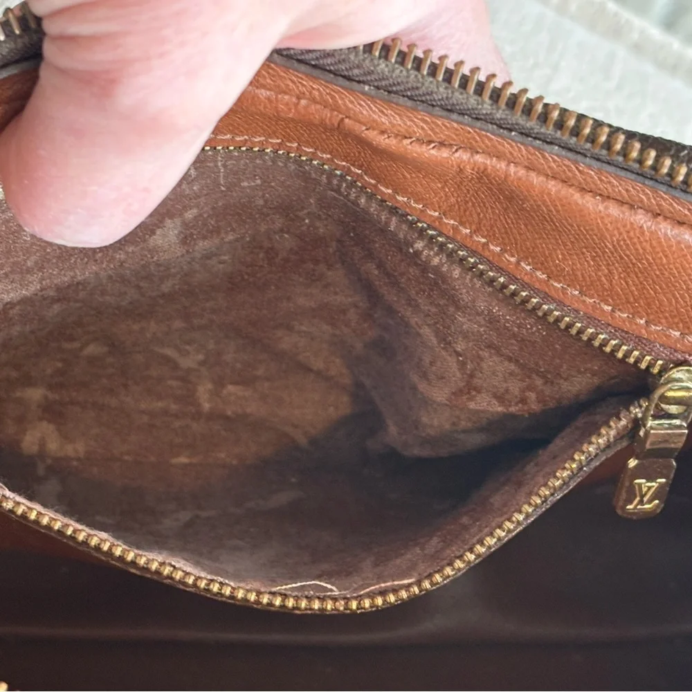 Louis Vuitton Monogram Canvas Toiletry Pouch with Tan Leather Trim - Picture 15 of 16